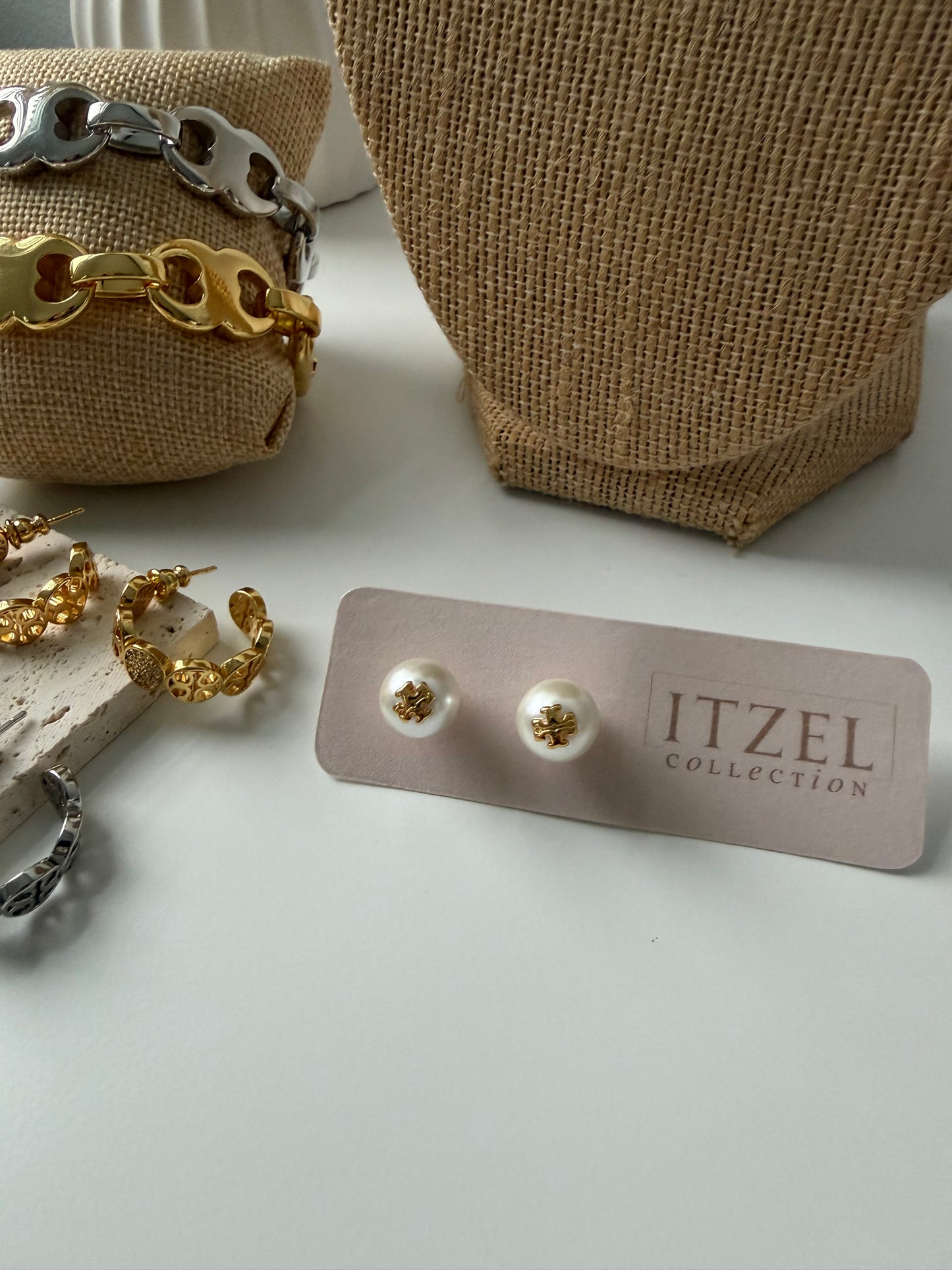 TB Pearls Earring