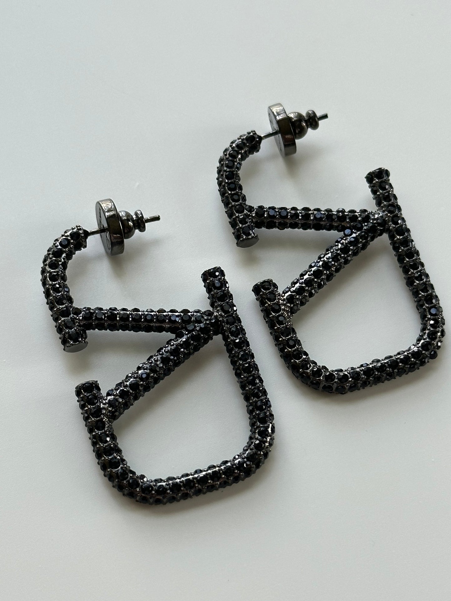Valentina’s Earrings 🖤💜
